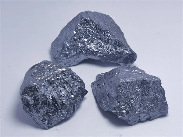 Smelting Metallic Silicon