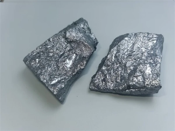 Smelting Metallic Silicon